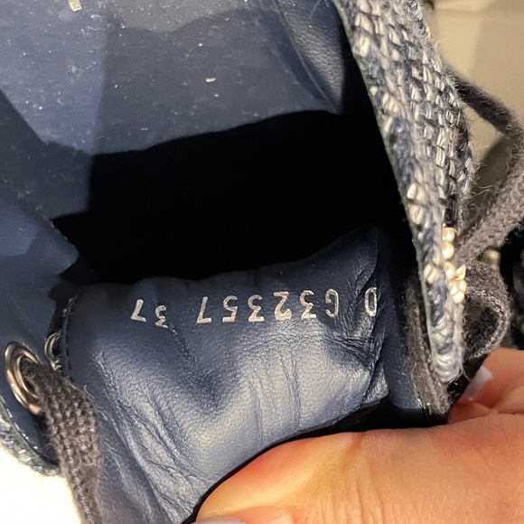 Chanel pearl shoes - Picture 8 of 13